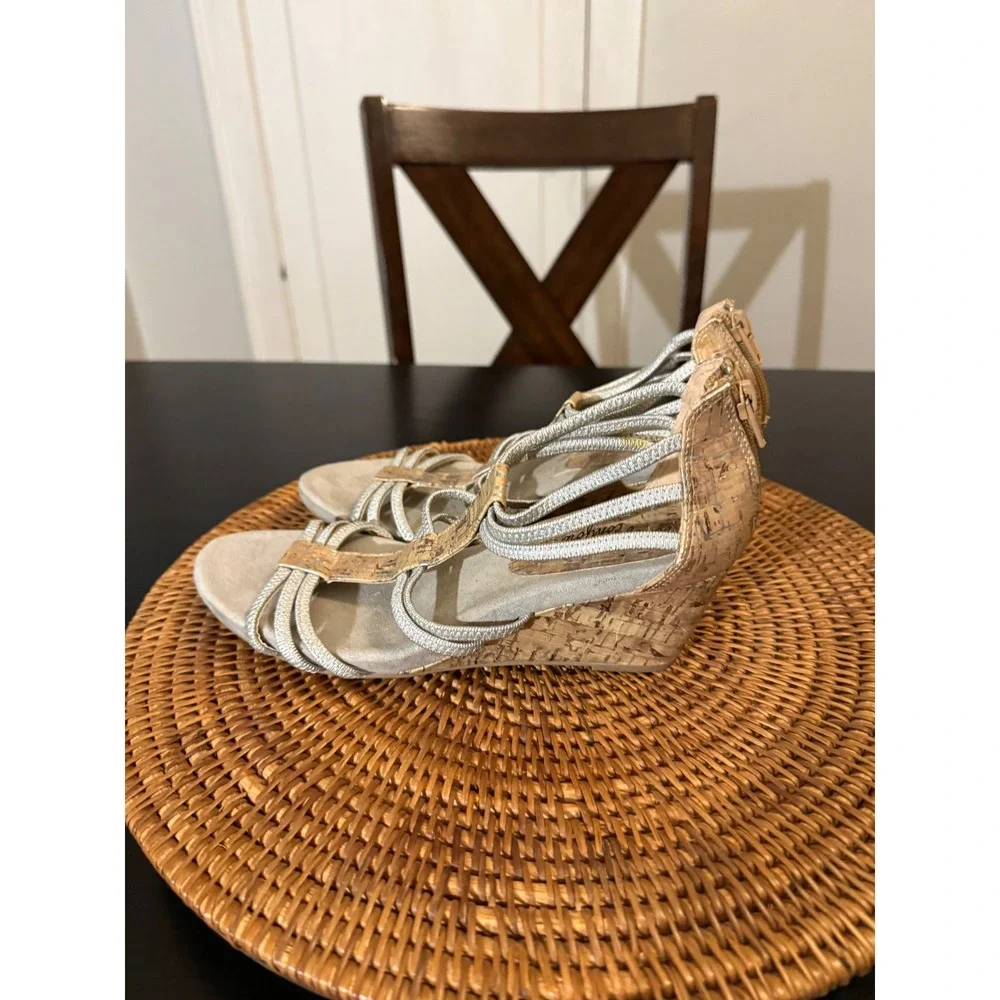 Dexflex Comfort Womens‎ Silver Strappy Cork Wedge Sandals Back Zip Size 8